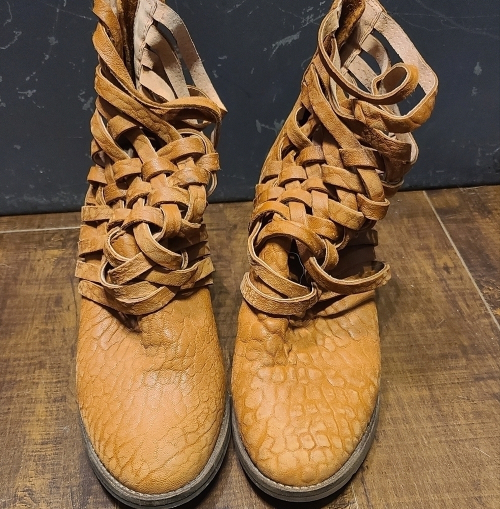 Free People Carrera Heeled Boot - Picture 4 of 9